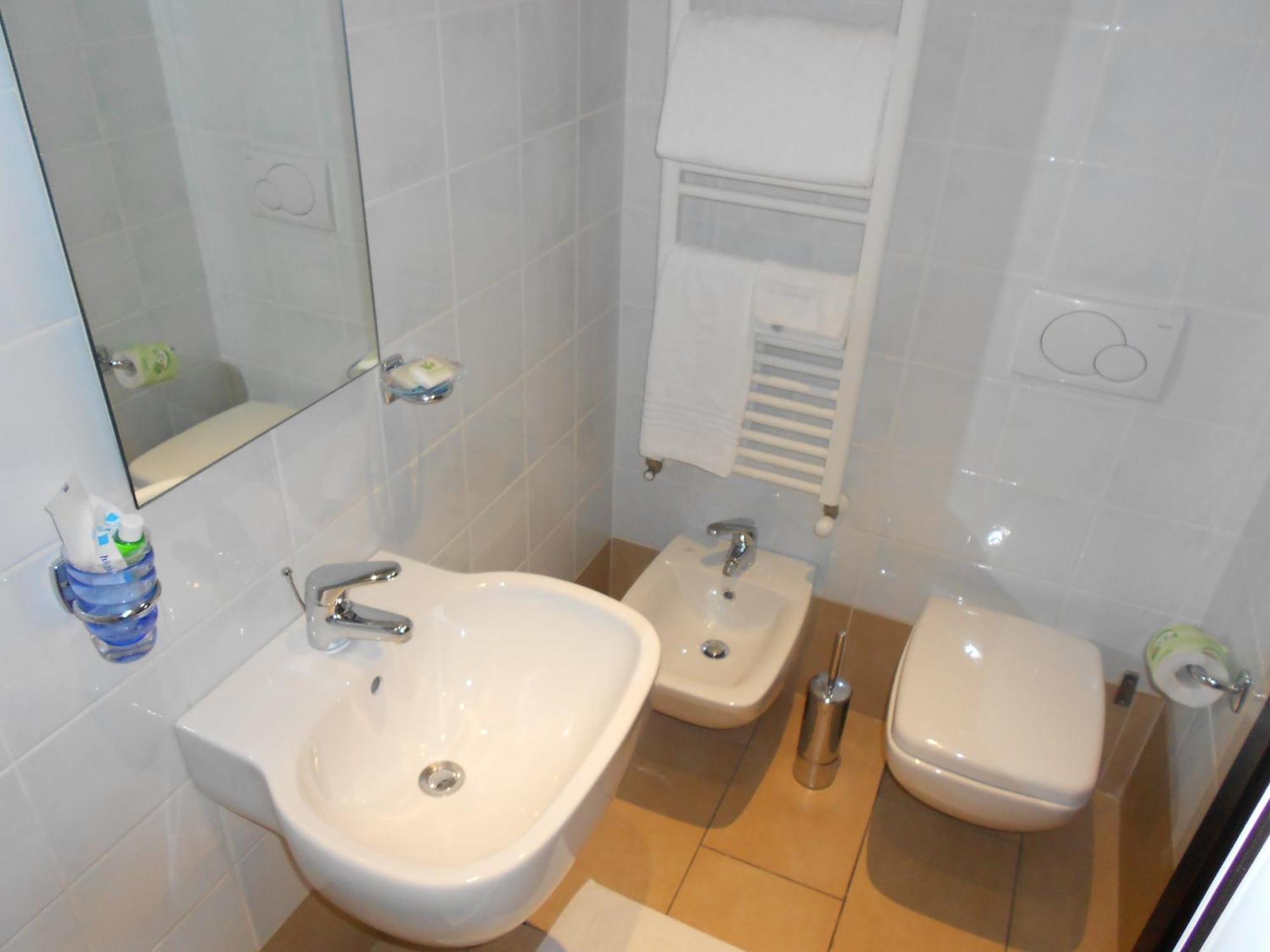 Hotel Tenda Rossa مارينا دي كارّارا المظهر الخارجي الصورة