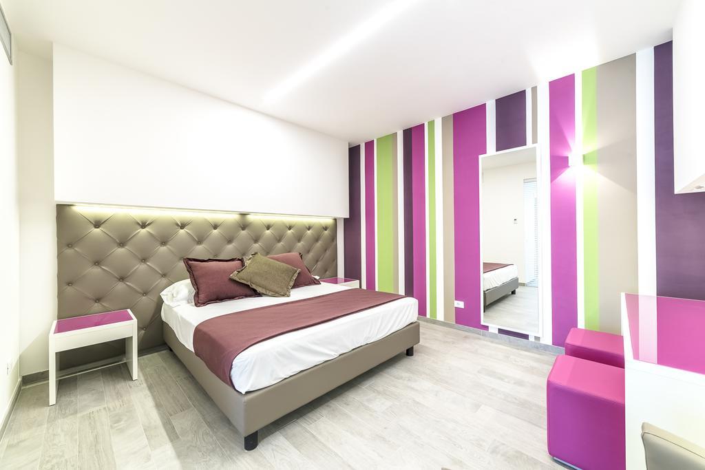 Hotel Tenda Rossa مارينا دي كارّارا المظهر الخارجي الصورة