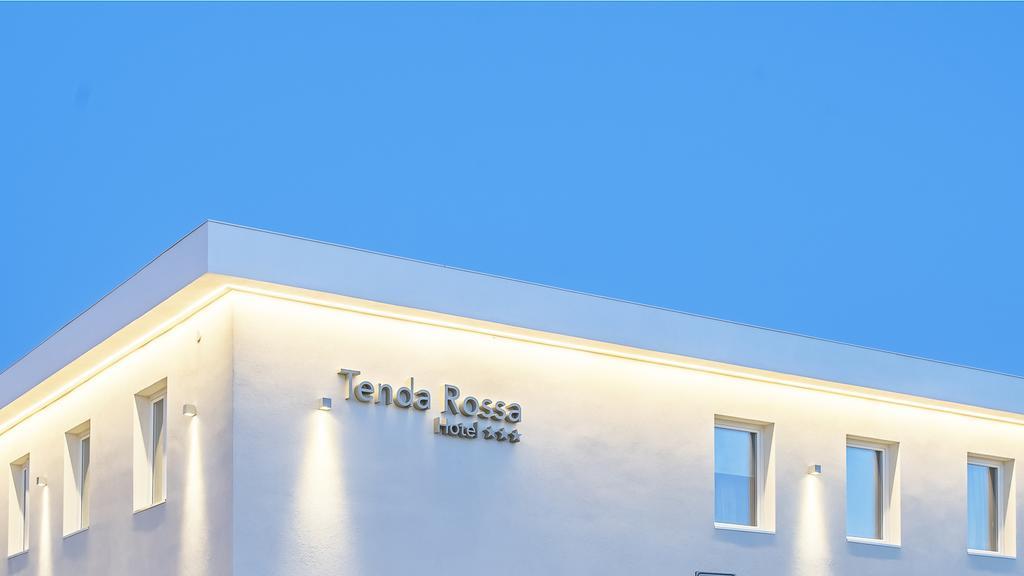 Hotel Tenda Rossa مارينا دي كارّارا المظهر الخارجي الصورة