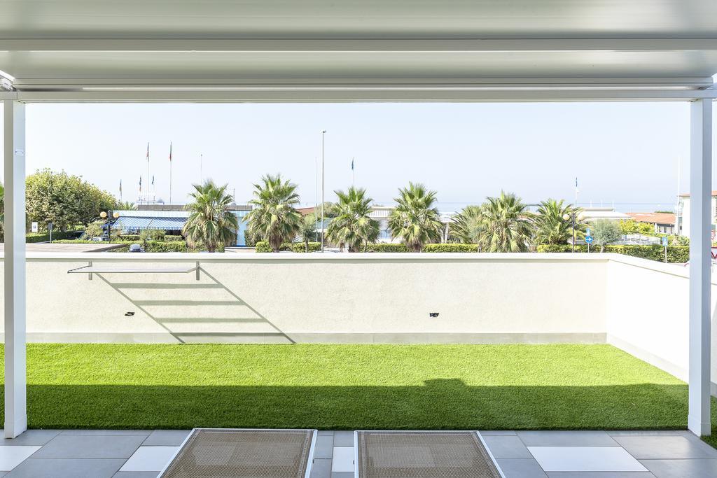 Hotel Tenda Rossa مارينا دي كارّارا المظهر الخارجي الصورة
