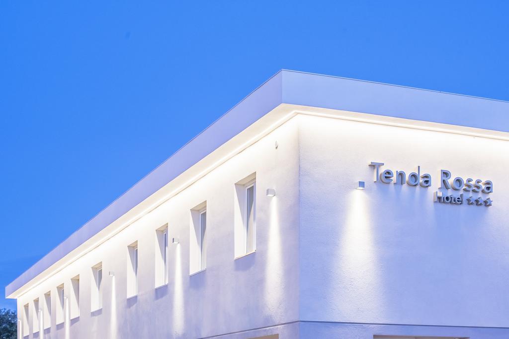 Hotel Tenda Rossa مارينا دي كارّارا المظهر الخارجي الصورة