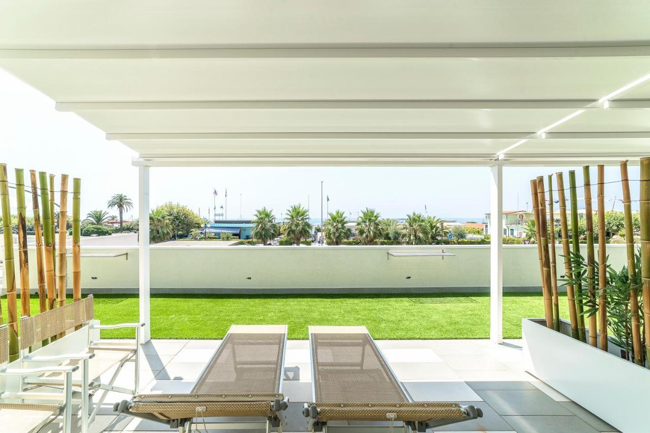 Hotel Tenda Rossa مارينا دي كارّارا المظهر الخارجي الصورة